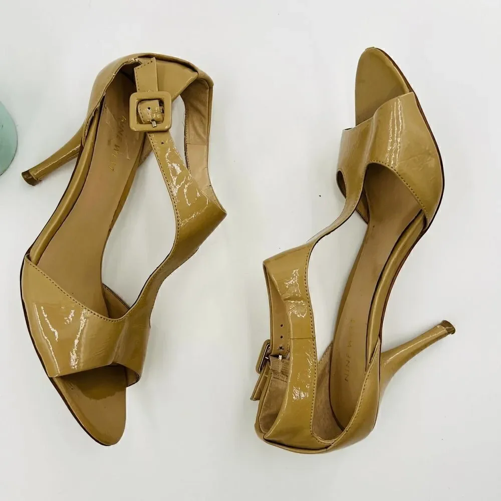 Nine West Nude Patent Leather T Strap Peep Toe Heels Sandals Size 8.5
